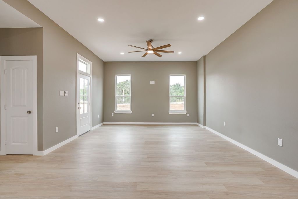 1024 RAYS Way, Weatherford, TX 76085 — photo 5