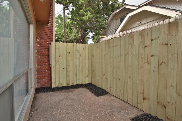 1733 Commonwealth Street, Houston, TX 77006