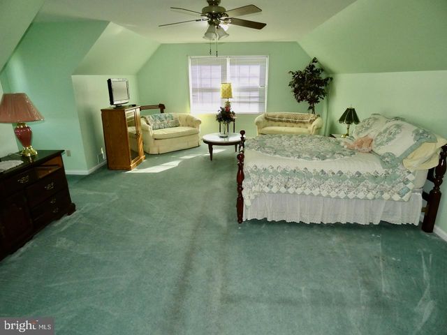 260 CLARKS CORNER RD, New Castle, DE 19720