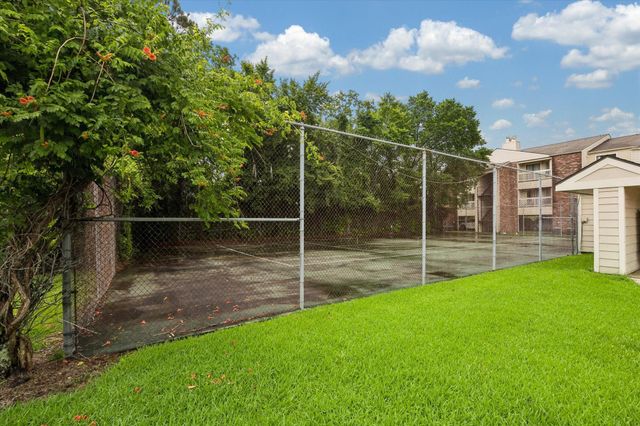 2501 Gulf Fwy 277B, Dickinson, TX 77539