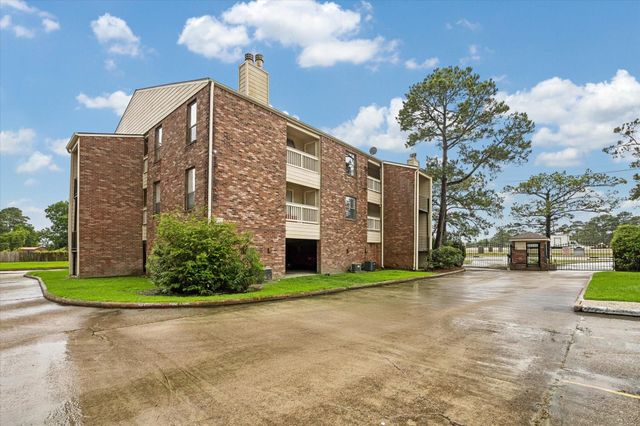 2501 Gulf Fwy 277B, Dickinson, TX 77539
