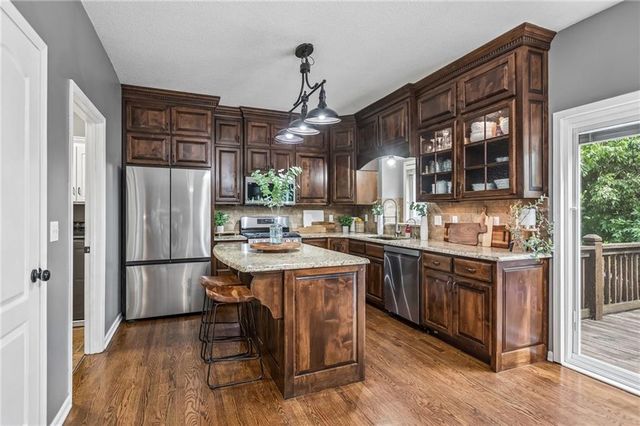 9119 N Camden Avenue, Kansas City, MO 64154