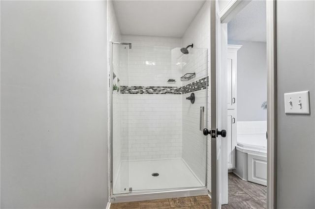 9119 N Camden Avenue, Kansas City, MO 64154