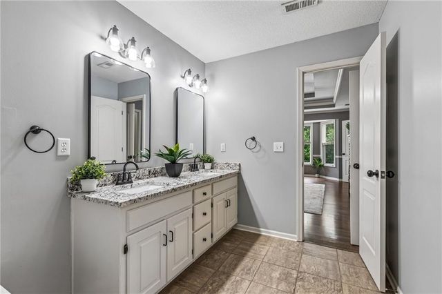 9119 N Camden Avenue, Kansas City, MO 64154