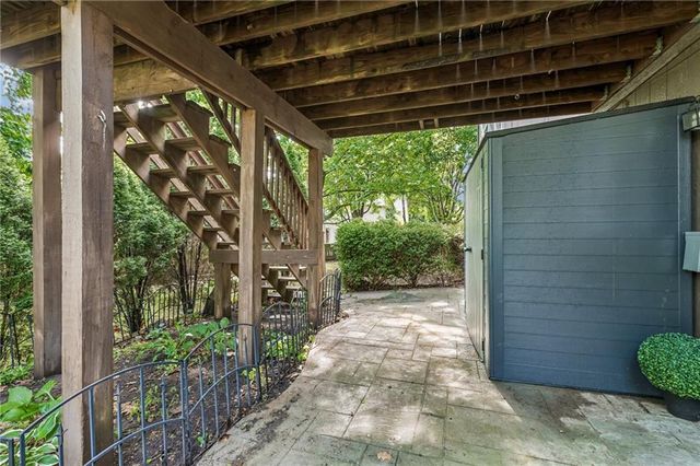 9119 N Camden Avenue, Kansas City, MO 64154