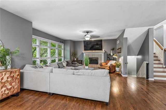 9119 N Camden Avenue, Kansas City, MO 64154