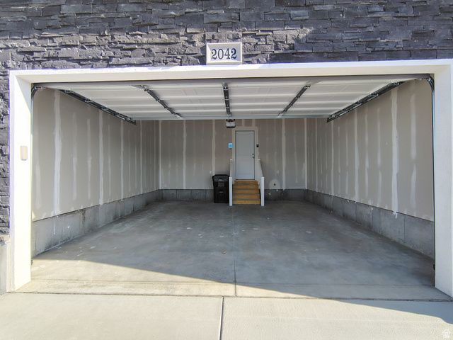 2042 N ESSIE DR, Tooele, UT 84074