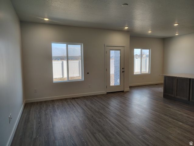 2042 N ESSIE DR, Tooele, UT 84074