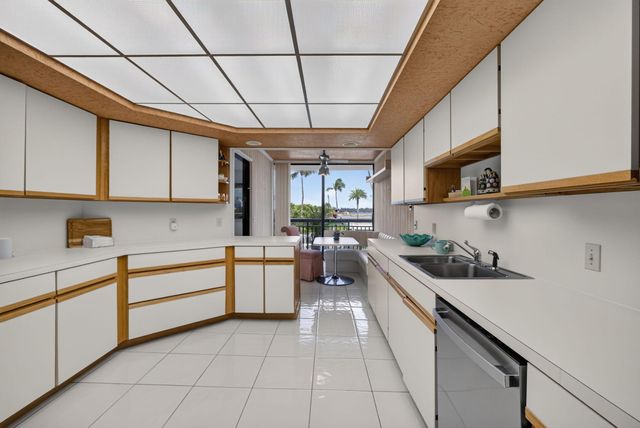 3140 S Ocean Boulevard 101 S, Palm Beach, FL 33480