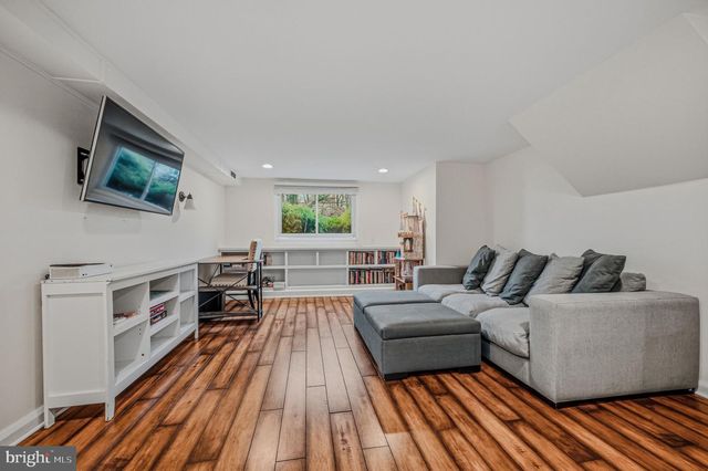 1112 FAUN RD, Wilmington, DE 19803