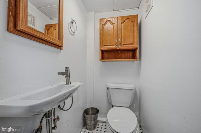 1112 FAUN RD, Wilmington, DE 19803