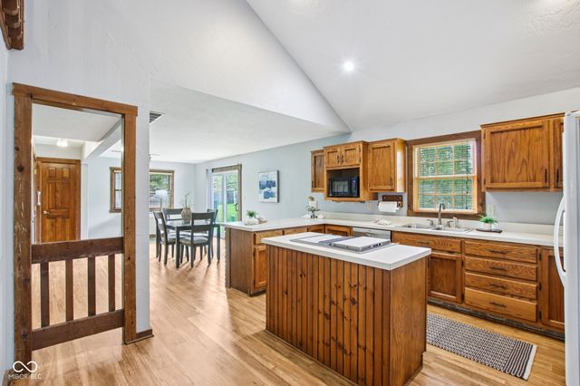 1323 Thistlewood Court, Carmel, IN 46032