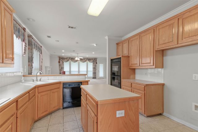 1709 Villa Court, Corinth, TX 76210