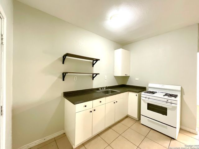 1409 W Woodlawn Ave Apt 5, San Antonio, TX 78201