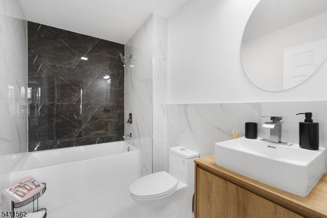 24 Van Pelt Pl C, Little Falls Twp., NJ 07424