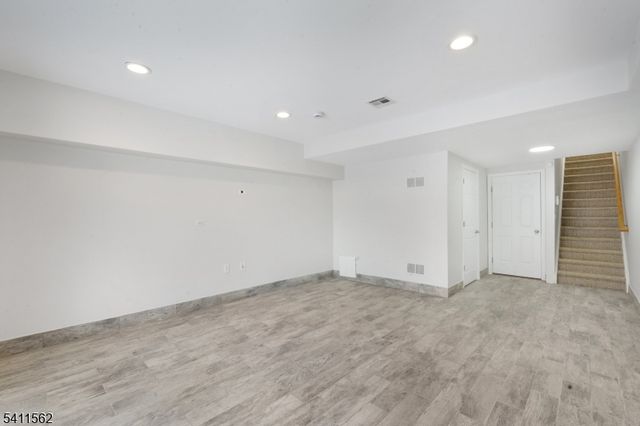 24 Van Pelt Pl C, Little Falls Twp., NJ 07424