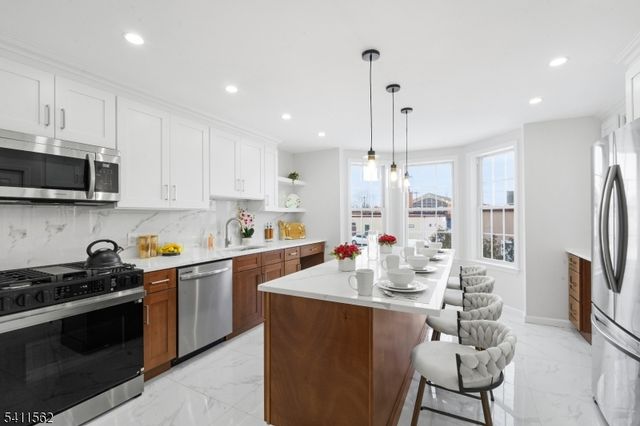 24 Van Pelt Pl C, Little Falls Twp., NJ 07424