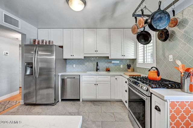 5641 N 8TH Drive, Phoenix, AZ 85013