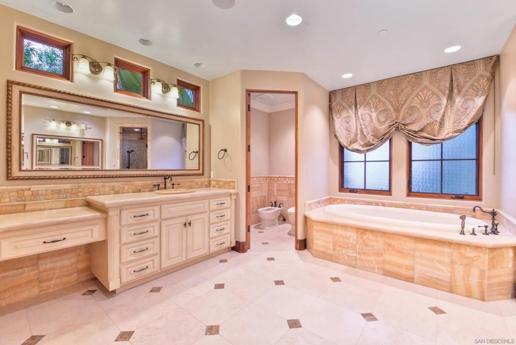 Image 30 of property listing at Address unavailable.