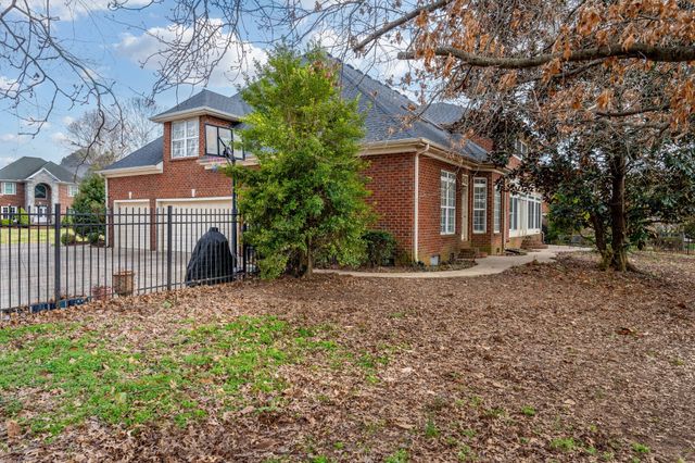 2638 Big Eagle Trl, Murfreesboro, TN 37127