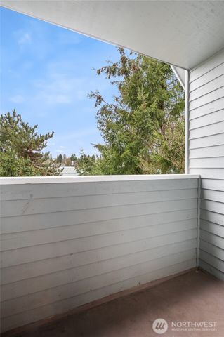 1300 N 107th Street, Seattle, WA 98133