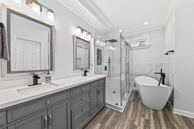 2270 Vincent DRIVE, Brookfield, WI 53045