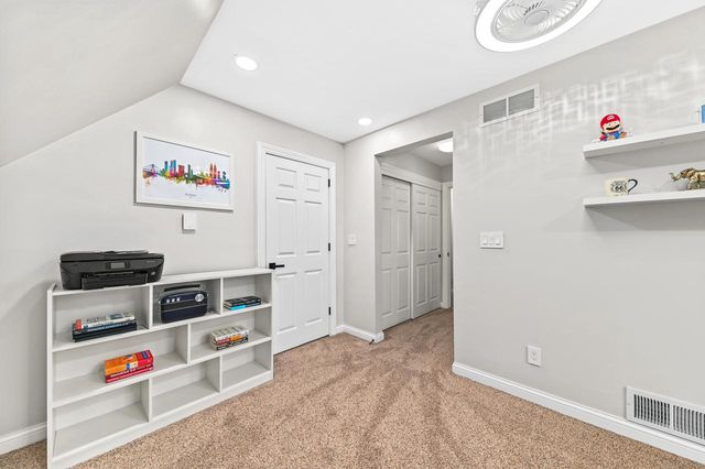 2270 Vincent DRIVE, Brookfield, WI 53045