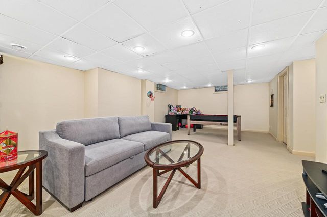2270 Vincent DRIVE, Brookfield, WI 53045