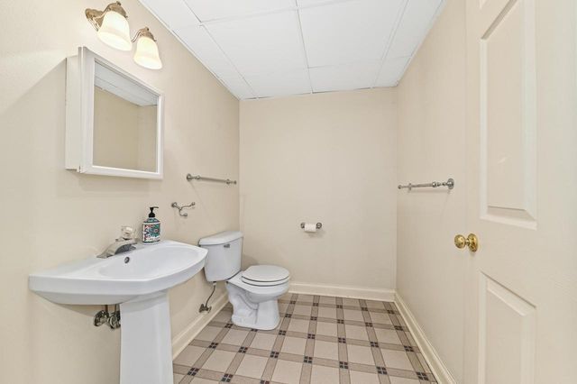 2270 Vincent DRIVE, Brookfield, WI 53045