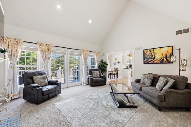 2270 Vincent DRIVE, Brookfield, WI 53045