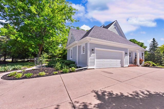 2270 Vincent DRIVE, Brookfield, WI 53045