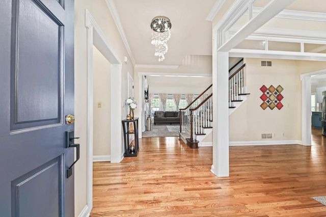 2270 Vincent DRIVE, Brookfield, WI 53045