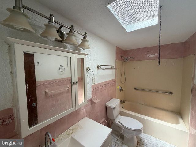 1443 GUILFORD PL, Philadelphia, PA 19122