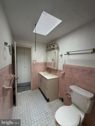1443 GUILFORD PL, Philadelphia, PA 19122