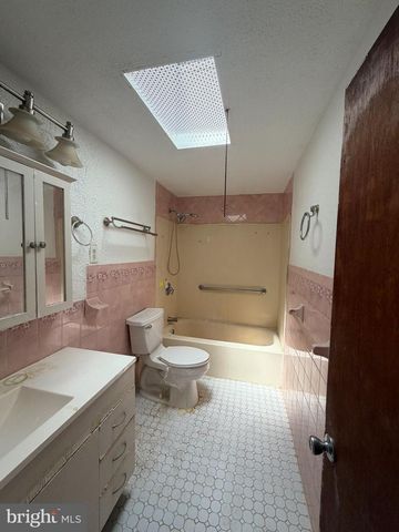 1443 GUILFORD PL, Philadelphia, PA 19122