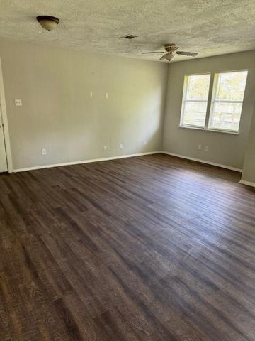 1208 Glendale Street, Dayton, TX 77535