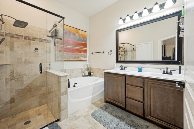 403 Lakeview Drive, Alvarado, TX 76009
