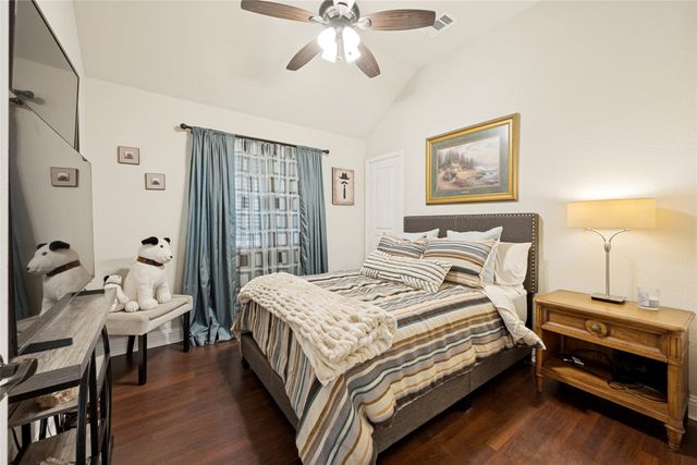 403 Lakeview Drive, Alvarado, TX 76009