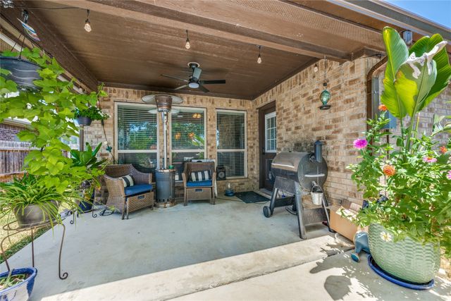 403 Lakeview Drive, Alvarado, TX 76009