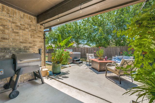 403 Lakeview Drive, Alvarado, TX 76009