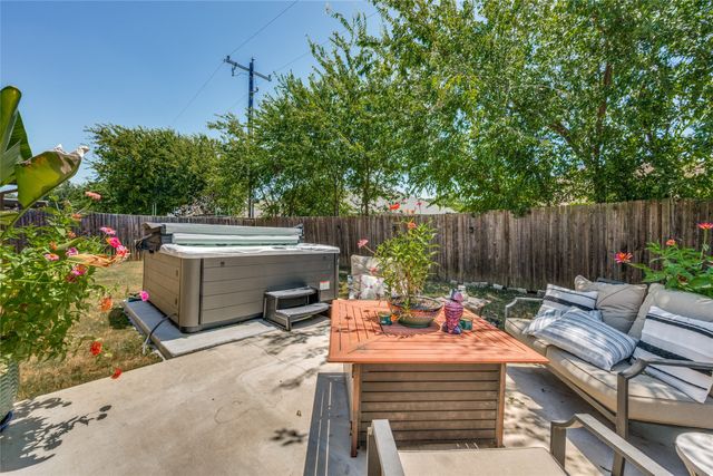 403 Lakeview Drive, Alvarado, TX 76009