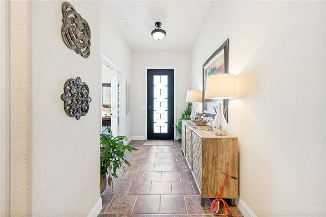 403 Lakeview Drive, Alvarado, TX 76009