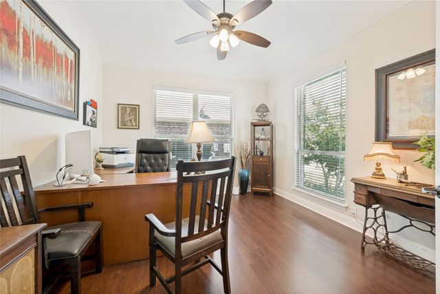 403 Lakeview Drive, Alvarado, TX 76009