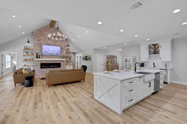 17320 Sycamore Trail, Conroe, TX 77302