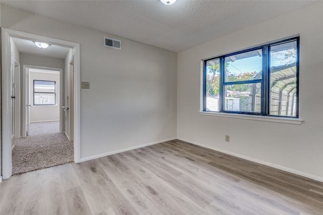 1935 Utica Drive, Dallas, TX 75217