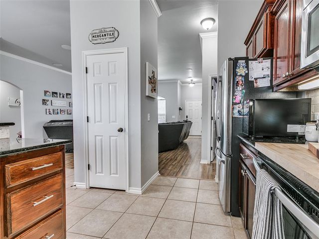 11617 SW 10th Street, Yukon, OK 73099