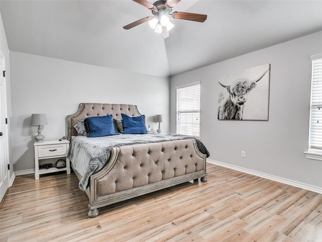 11617 SW 10th Street, Yukon, OK 73099