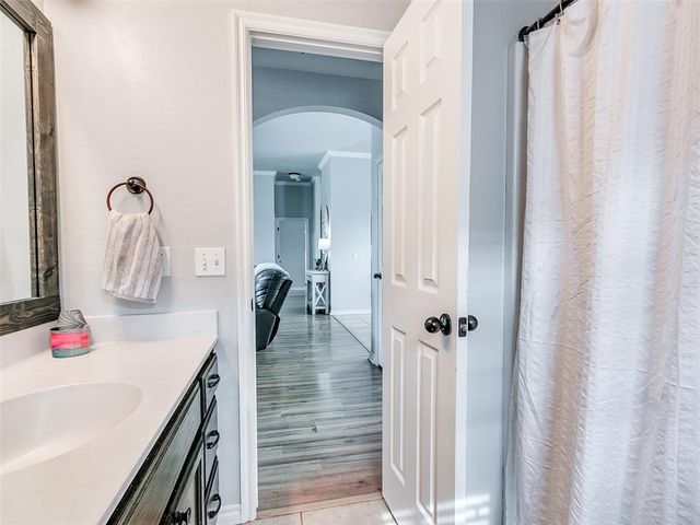 11617 SW 10th Street, Yukon, OK 73099
