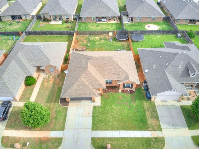 11617 SW 10th Street, Yukon, OK 73099
