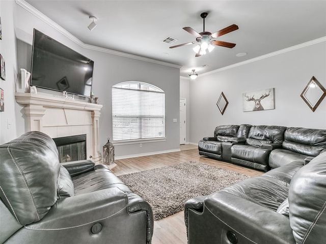 11617 SW 10th Street, Yukon, OK 73099